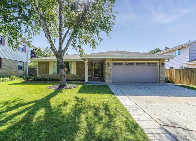 Property at 6808 49th Rd, Kenosha, WI 53142, 3 beds, 2.5 baths