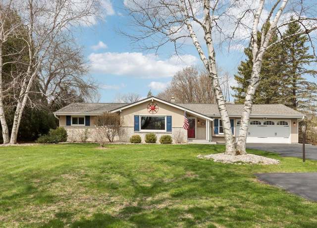 Property at 295 Green Bay Rd, Cedarburg, WI 53012, 4 beds, 2.5 baths