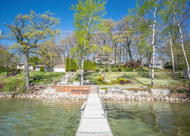Property at 4975 State Highway 144, Hartford, WI 53027, 3 beds, 2.5 baths