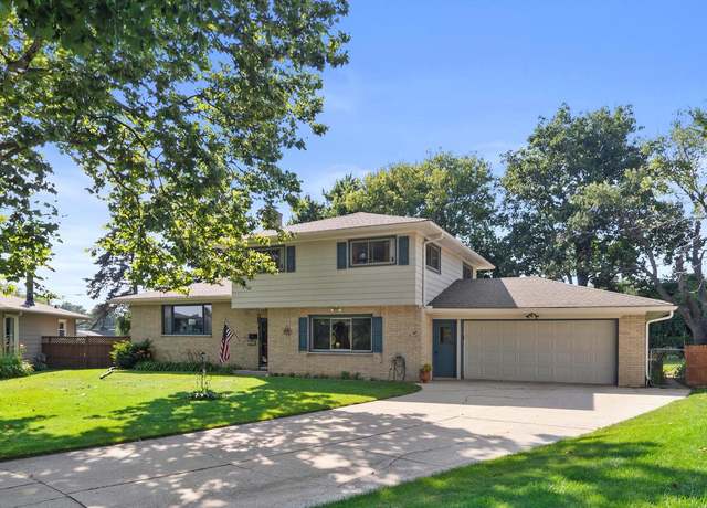 Property at 1504 Roosevelt Ave, Racine, WI 53406, 4 beds, 1.5 baths