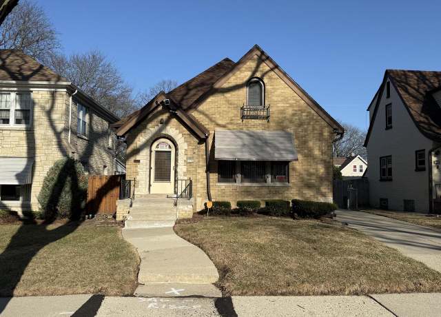 Property at 3172 N 48th St, Milwaukee, WI 53216, 4 beds, 1.5 baths