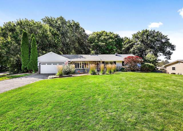 Property at W253 Hillendale Dr, Oconomowoc, WI 53066, 3 beds, 1.5 baths