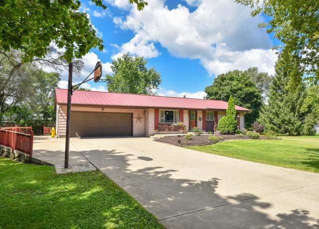 Property at W370S1805 Utica Rd, Dousman, WI 53118, 3 beds, 2 baths