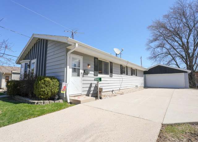 Property at 5376 S 14th St, Milwaukee, WI 53221, 4 beds, 1.5 baths