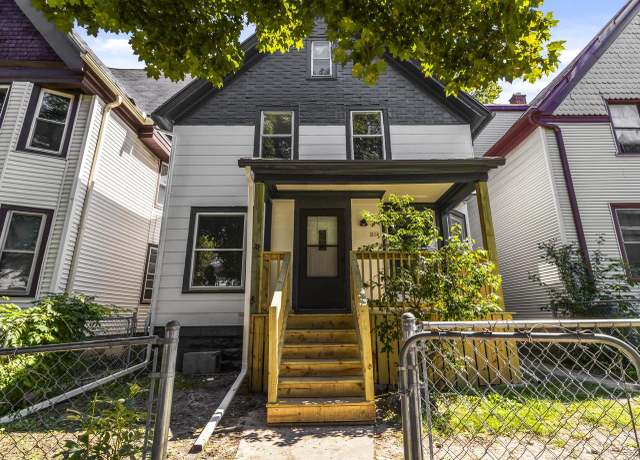 Property at 214 N 37th St, Milwaukee, WI 53208, 4 beds, 1.5 baths