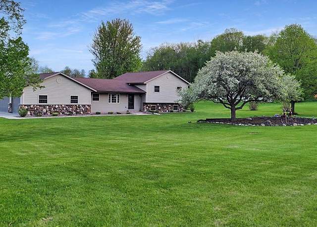 Property at W6275 County Road Mm, Elkhart Lake, WI 53020, 3 beds, 2.5 baths