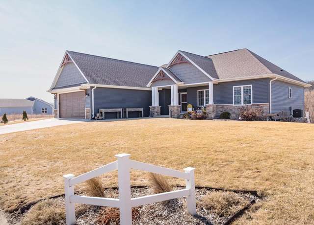 Property at 521 Fairway Ter, Mayville, WI 53050, 3 beds, 2 baths