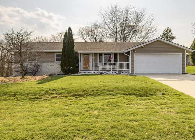 Property at W185N8995 St James Dr, Menomonee Falls, WI 53051, 3 beds, 1.5 baths