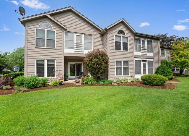 Property at 934 Crestwood Dr, Burlington, WI 53105, 2 beds, 2 baths