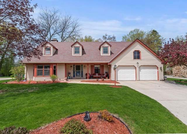 Property at 6521 N Hyacinth Ln, Glendale, WI 53217, 4 beds, 2.5 baths