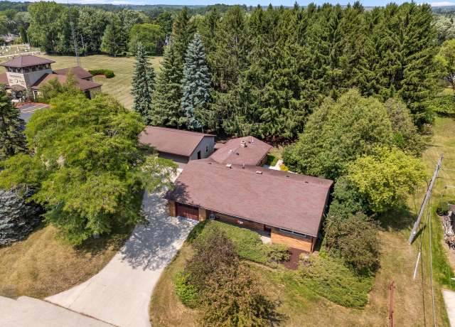 Property at 218 Fredonia Ave, Fredonia, WI 53021, 4 beds, 2.5 baths