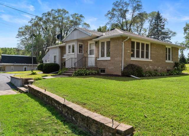 Property at 1341 W Decorah Rd, West Bend, WI 53095, 2 beds, 1 bath