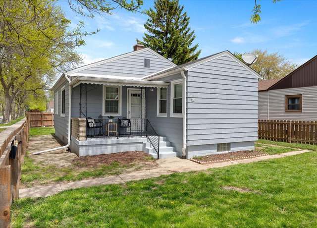 Property at 802 E Howard Ave, Milwaukee, WI 53207, 3 beds, 1 bath