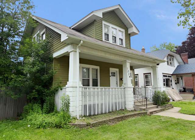 Property at 1334 Hayes Ave, Racine, WI 53405, 3 beds, 1.5 baths