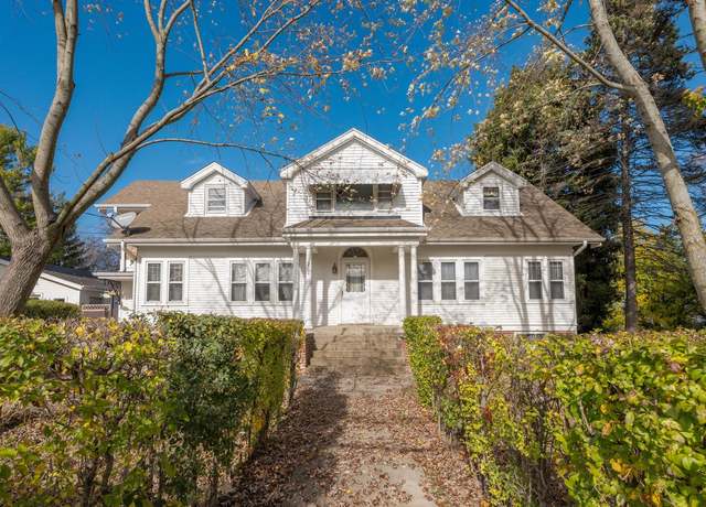 Property at 3304 27th St, Kenosha, WI 53144, 5 beds, 4 baths