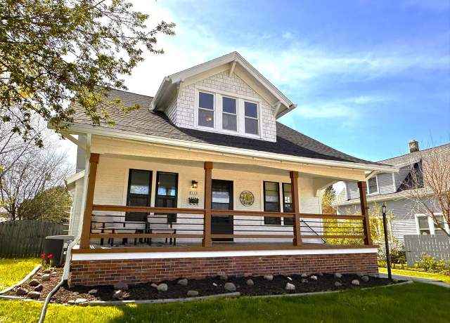 Property at 1010 N 26th St, Sheboygan, WI 53081, 4 beds, 1.5 baths