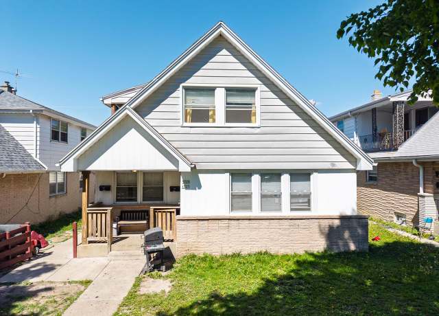 Property at 5723 N 97th St #5725, Milwaukee, WI 53225, 5 beds, 2 baths