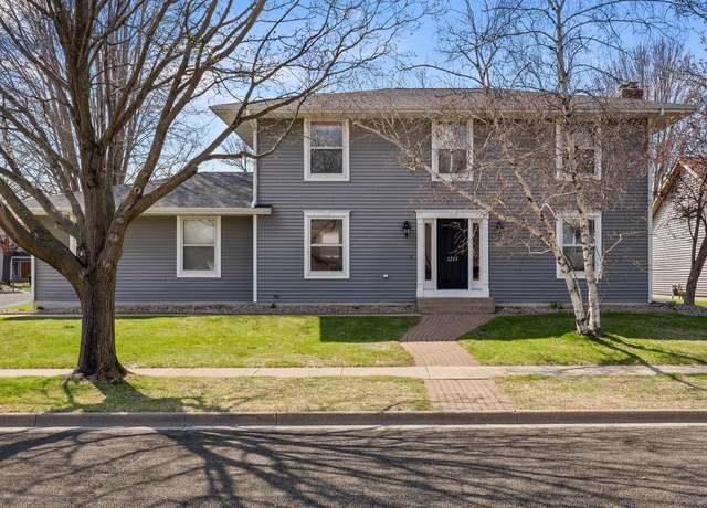 Property at 1213 Cliffview Ave, Onalaska, WI 54650, 4 beds, 3.5 baths