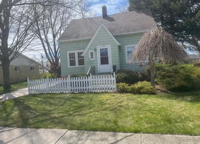 Property at 1330 N 29th St, Sheboygan, WI 53081, 4 beds, 1 bath