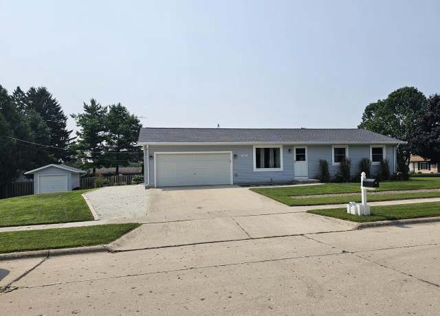 Property at 2302 S 12th St, Manitowoc, WI 54220, 2 beds, 2 baths