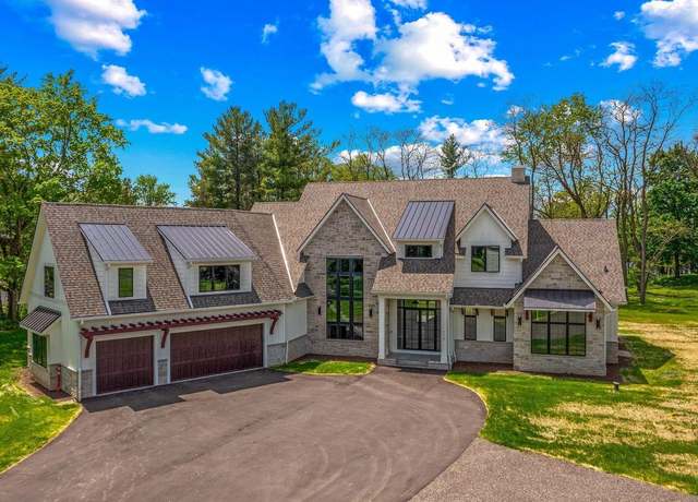 Property at 4779 Pine Meadows Ln, Hartland, WI 53029, 5 beds, 4 baths