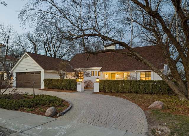 Property at 4150 N Lake Dr, Shorewood, WI 53211, 4 beds, 3.5 baths