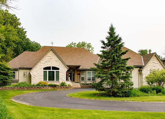 Property at 827 E Lakeview Rd, Hustisford, WI 53034, 3 beds, 2.5 baths