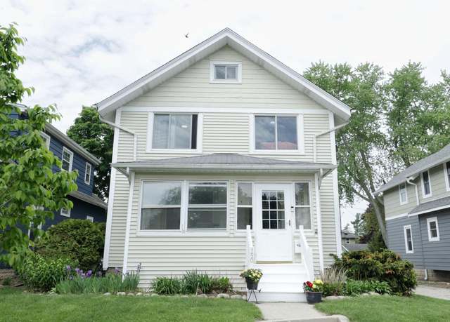 Property at 150 S James St, Waukesha, WI 53186, 3 beds, 1 bath