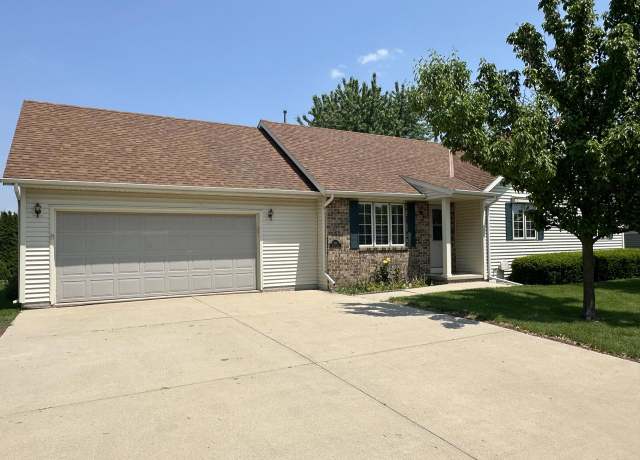 Property at 808 Briar Ct, Watertown, WI 53094, 3 beds, 2 baths