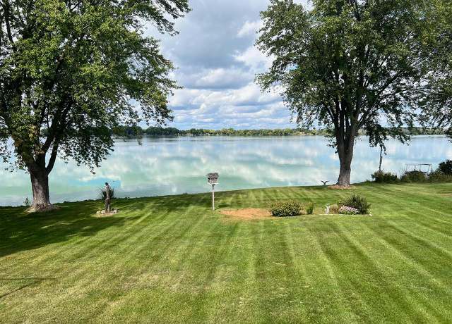 Photo of W10678 Hickory Point Rd, Beaver Dam, WI 53916