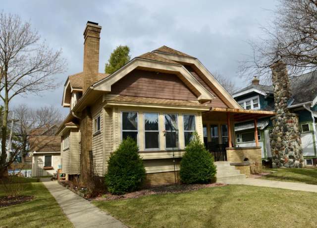 Property at 2771 S Taylor Ave, Milwaukee, WI 53207, 3 beds, 1.5 baths