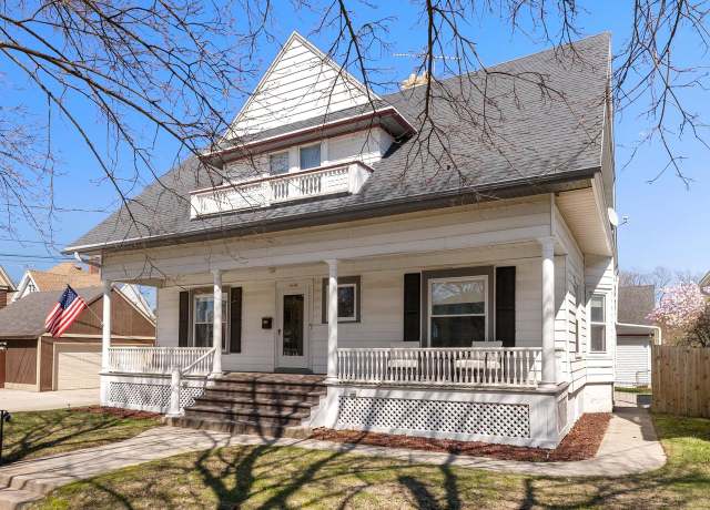 Property at 2409 Washington St, Two Rivers, WI 54241, 4 beds, 3.5 baths