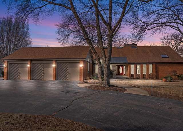 Property at 1005 Golden Meadow Gln, Brookfield, WI 53045, 4 beds, 3.5 baths