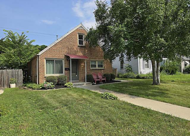 Property at 3334 N 92nd St, Milwaukee, WI 53222, 3 beds, 2.5 baths