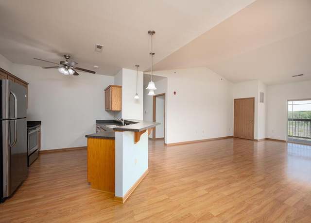 Property at 230 Hilldale Dr #1312, Hartford, WI 53027, 2 beds, 2 baths