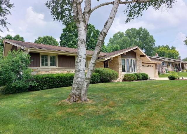 Property at 1011 Decker Dr, West Bend, WI 53090, 3 beds, 2.5 baths