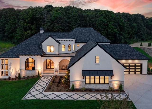 Property at 16820 W Autumn Trace Ct, New Berlin, WI 53151, 5 beds, 6.5 baths