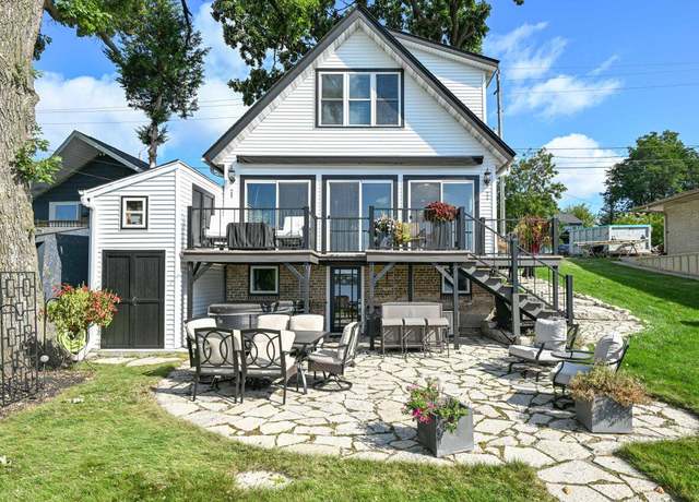 Property at 616 Kopmeier Dr, Pewaukee, WI 53072, 3 beds, 2 baths