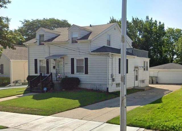 Property at 4123 W Fairmount Ave, Milwaukee, WI 53209, 3 beds, 1.5 baths