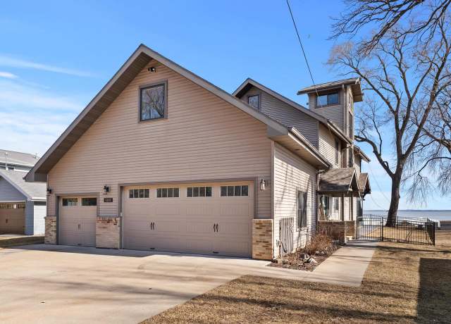 Property at 4208 S Shady Ln, Oshkosh, WI 54902, 3 beds, 3 baths