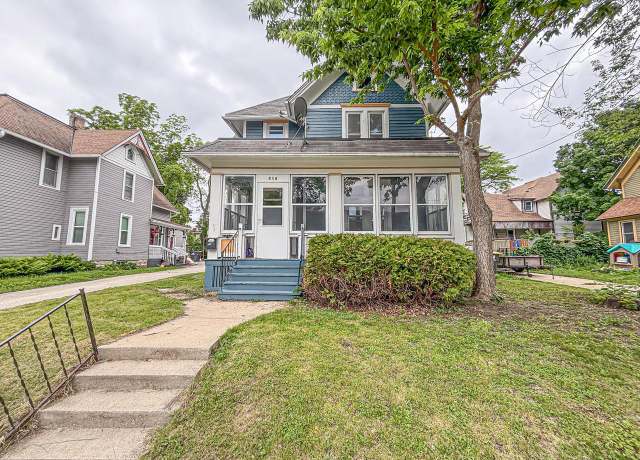 Property at 818 Pleasant St, Waukesha, WI 53186, 4 beds, 2 baths