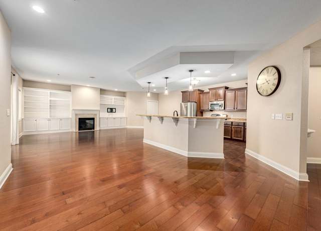 Property at 17490 Crest Hill Dr #10, Brookfield, WI 53045, 3 beds, 2 baths
