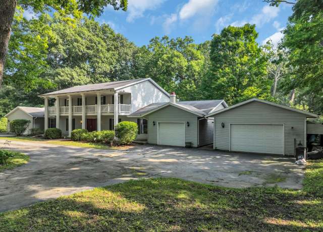 Property at 1405 N English Settlement Ave, Burlington, WI 53105, 5 beds, 4 baths
