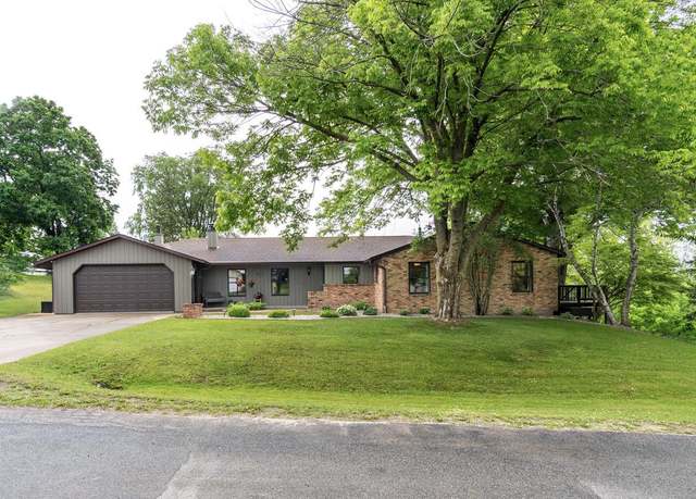 Property at W4965 Woodhaven Dr, La Crosse, WI 54601, 4 beds, 3.5 baths