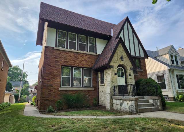 Property at 2809 N Sholes Ave #2811, Milwaukee, WI 53210, 4 beds, 2 baths