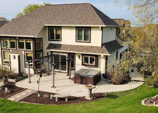 Property at N15W29972 Brookstone Cir, Pewaukee, WI 53072, 4 beds, 2.5 baths