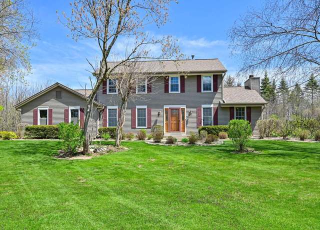Property at 1294 Trailway Dr, Grafton, WI 53024, 3 beds, 2.5 baths