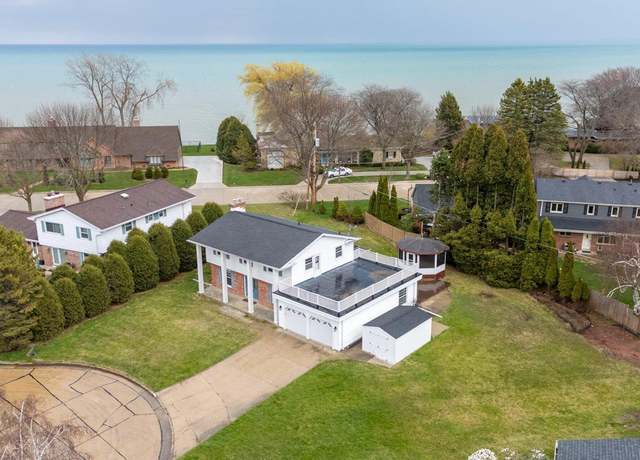 Property at 23 Queens Ct, Racine, WI 53402, 4 beds, 2.5 baths