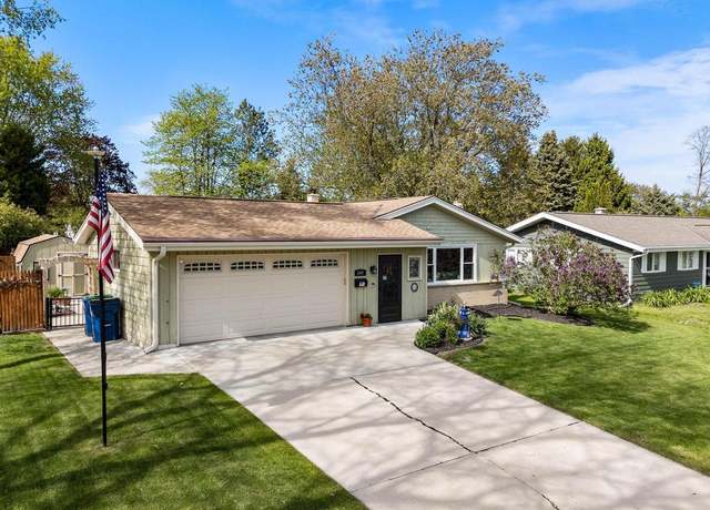 Property at 240 E Antoine Dr, Port Washington, WI 53074, 3 beds, 1.5 baths
