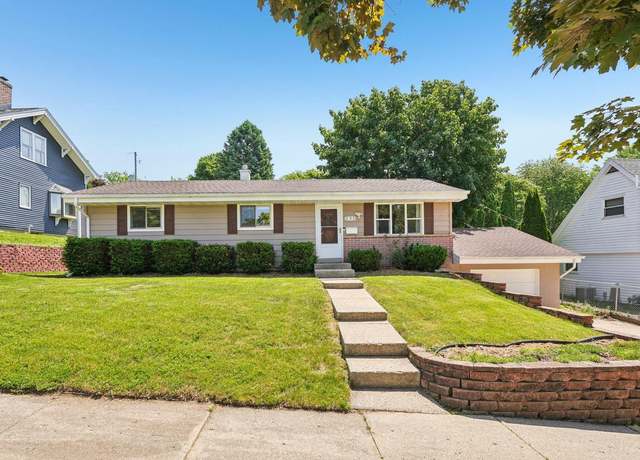 Property at 235 Jasper Ln, Waukesha, WI 53188, 4 beds, 2.5 baths